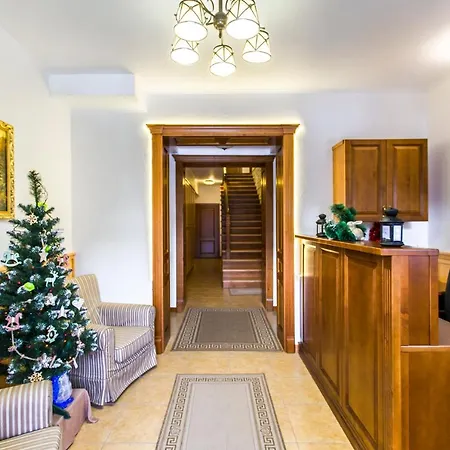 Atava Family House Яремча
