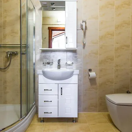 Отель Atava Family House Яремча