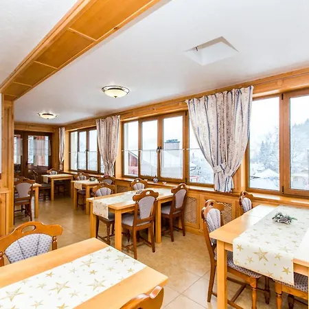 Atava Family House Яремча