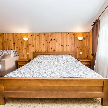 Отель Atava Family House *