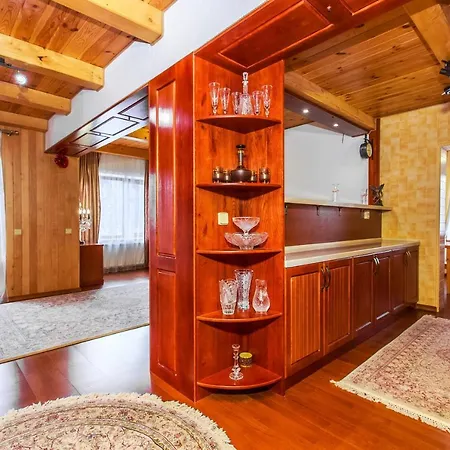 Atava Family House Яремча