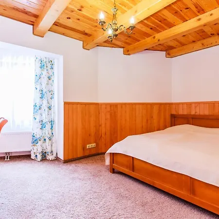 Atava Family House ホテル