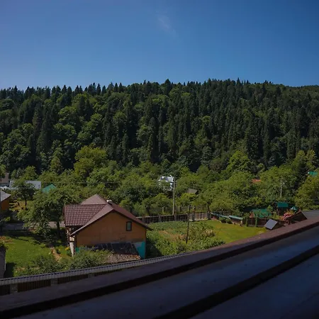 Atava Family House Яремча