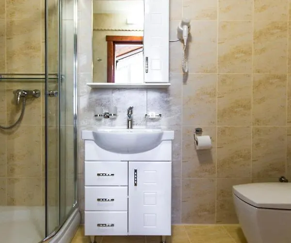 Otel Atava Family House Yaremche