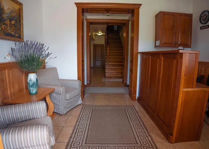 Atava Family House Hotell *